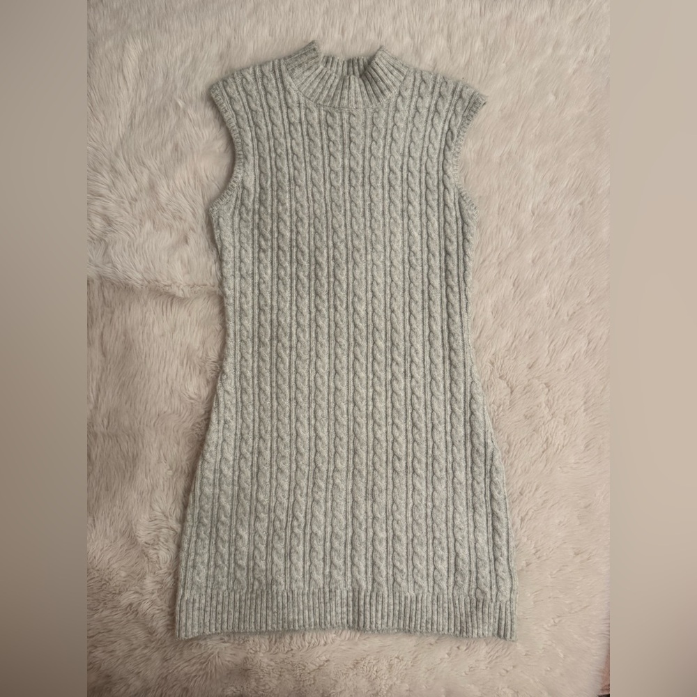Sincerely Jules Light Gray Cable Knit Sleeveless Sweater Dress